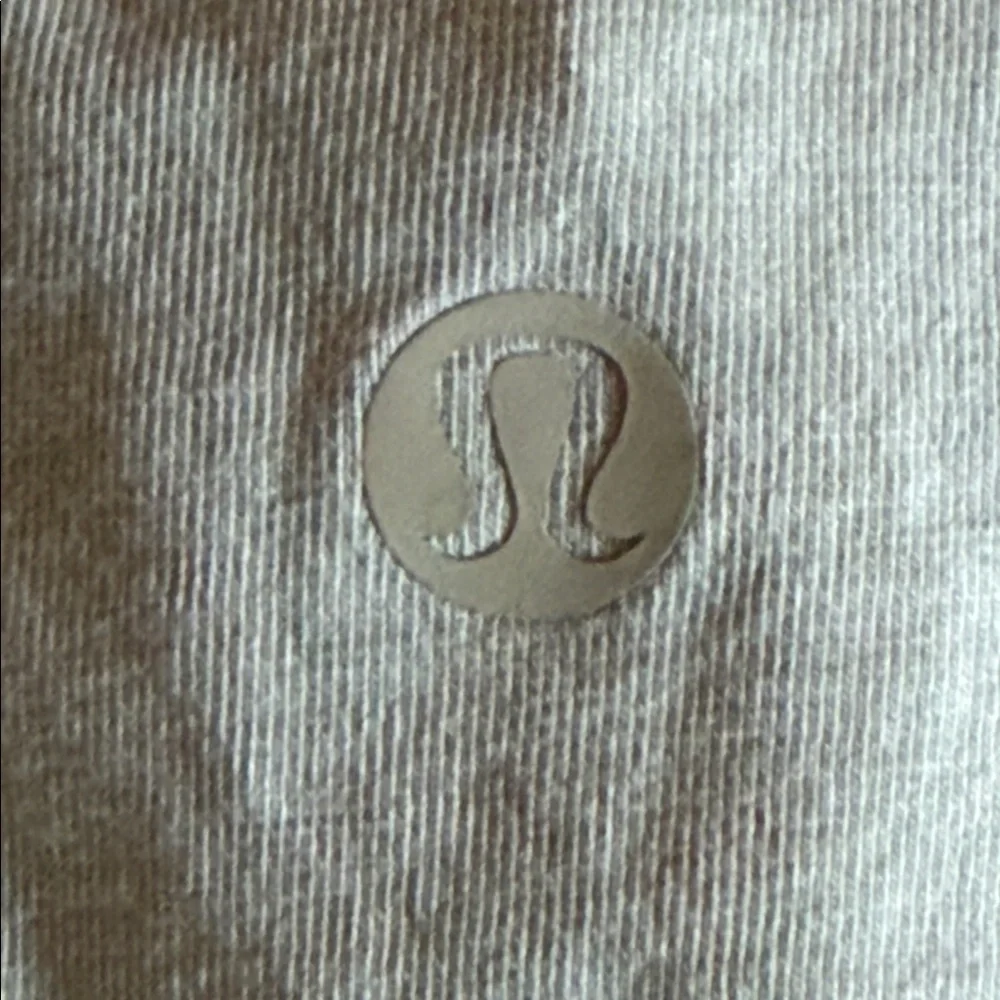 Lululemon Athletica All Yours Organic Burnout
Crop T-Shirt Size 6 - Picture 4 of 7